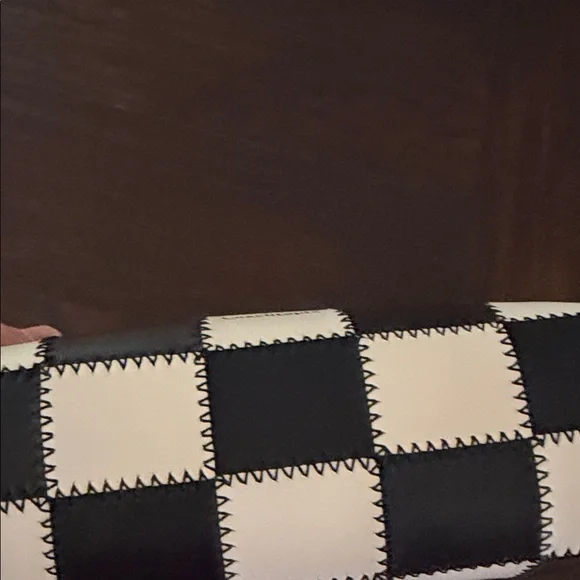 Coach Coachtopia black and white  Leather cosmetic case - Picture 4 of 6